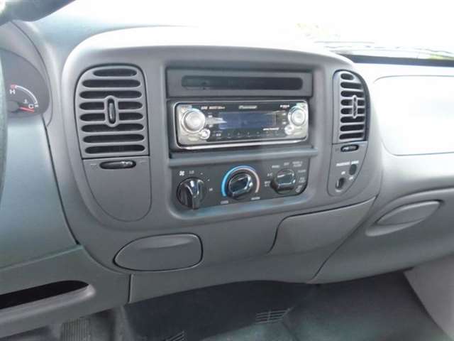 2002 Ford F-150 4dr SuperCab XL 2WD Styleside LB